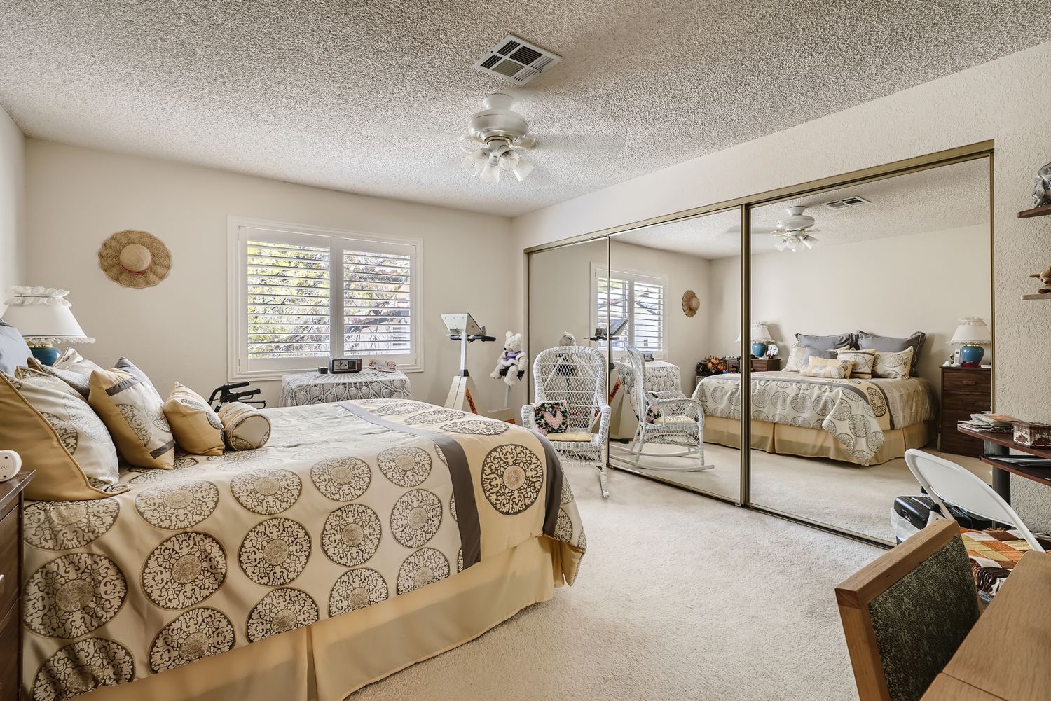 12 Primary Bedroom.jpg